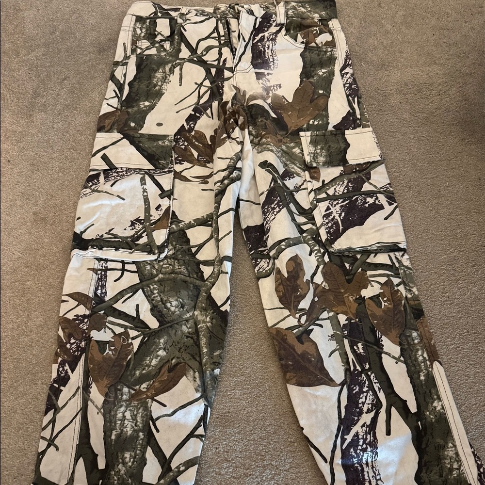 Floral pattern cargo pants